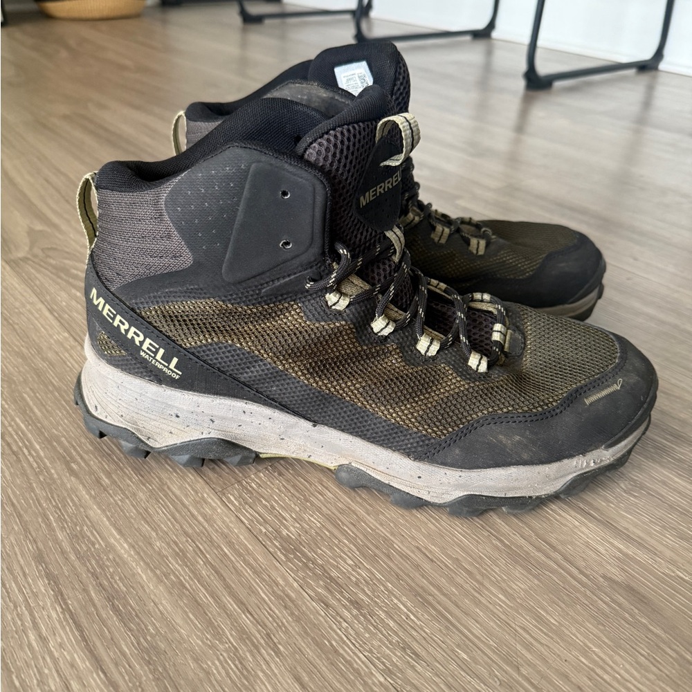 Men’s 11 Merrell Speed Strike Mid Hiking Black & Green Boots